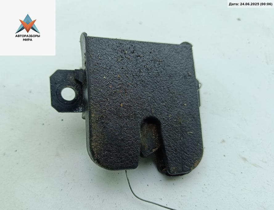 замок багажника Volkswagen Golf 4 поколение 1998, хетчбэк 5 дв. - фото №1