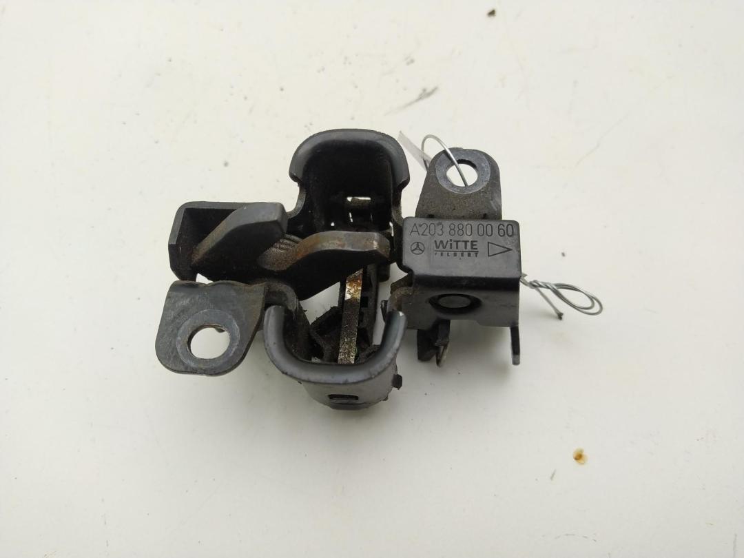 замок капота Mercedes-Benz C W203 2002, 2.2 л., дизель, АКПП, синий, универсал, 2038800060
