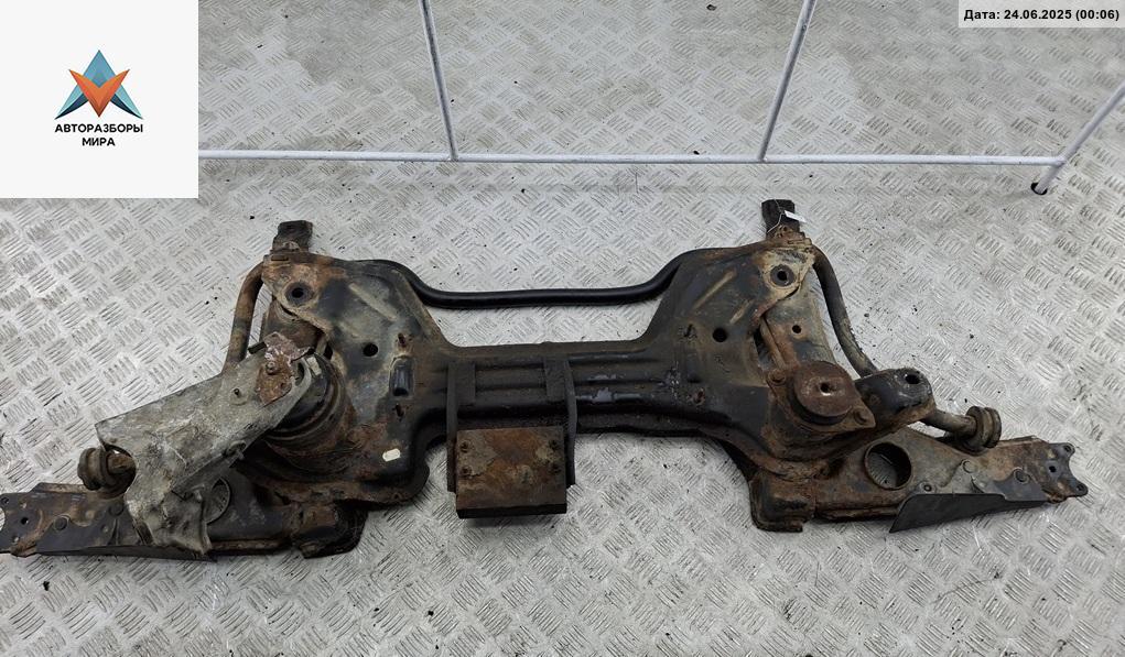 подрамник передний Volkswagen Passat B4 1995, 2.0 л., бензин, МКПП, красный, универсал - фото №1