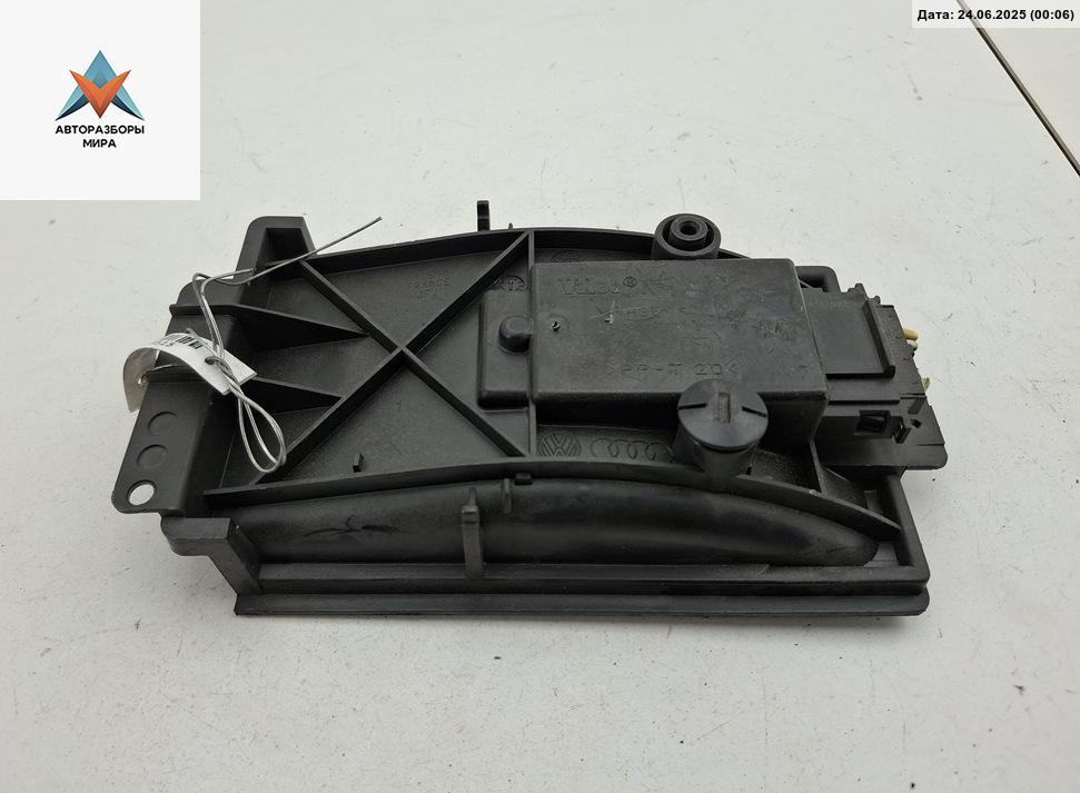 сопротивление печки Volkswagen Golf 4 поколение 1998, 1.4 л., бензин, МКПП, синий, хетчбэк 5 дв. - фото №1