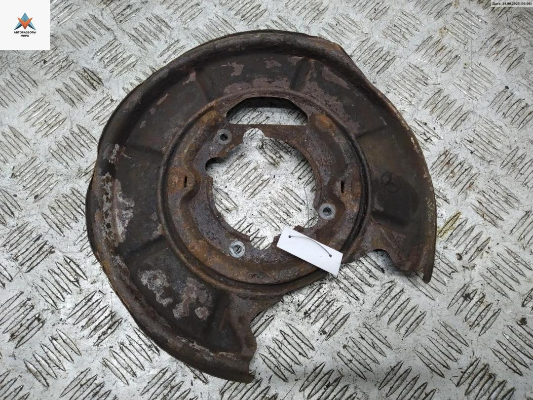 защитный кожух тормозного механизма Mercedes-Benz Vaneo W414 2001, 1.9 л., бензин, АКПП, серый, минивэн - фото №1