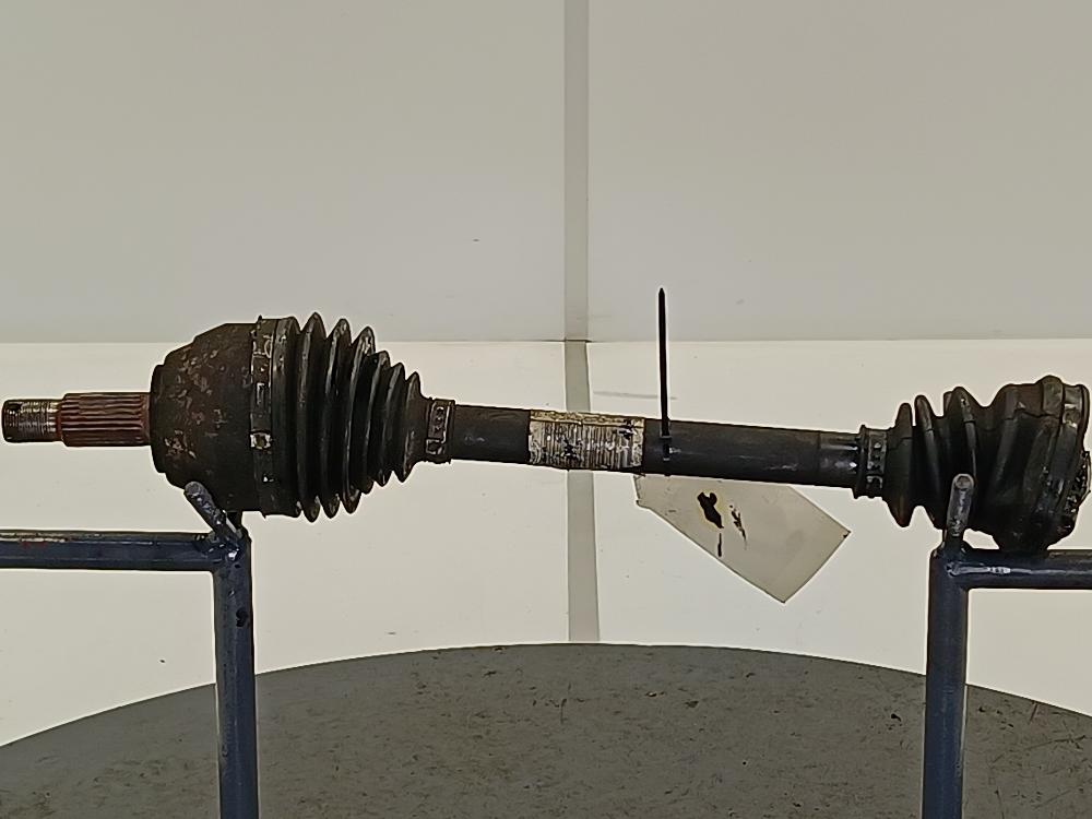 полуось передняя правая (приводной вал, ШРУС) Peugeot 807 1 поколение 2004, Дизель 2.2, цвет - фото №1