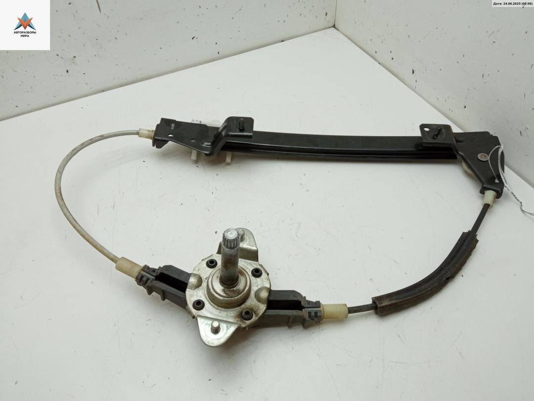 стеклоподъемник задний левый Fiat Linea 1 поколение 2008, 1.4 л., бензин, МКПП, бежевый, седан - фото №1