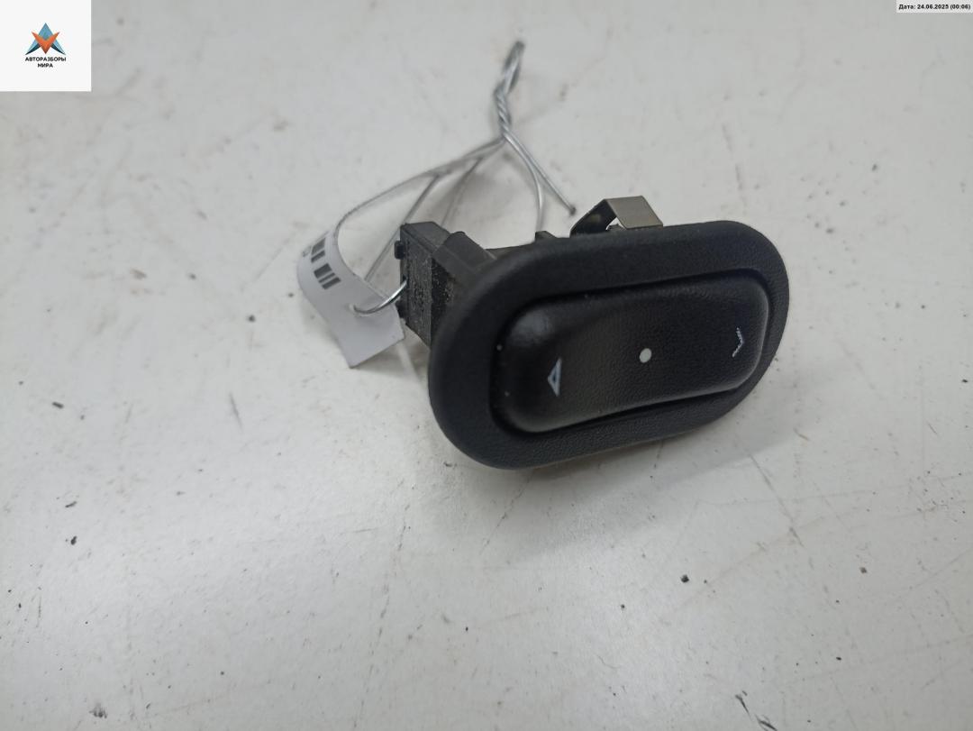кнопка стеклоподъемника переднего правого Opel Astra G 2004, 1.6 л., бензин, МКПП, серый, универсал, 13363100 - фото №1