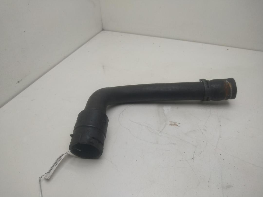 патрубок радиатора Volkswagen Passat B5+ (GP) 2001, 1.6 л., бензин, 8D0121101K