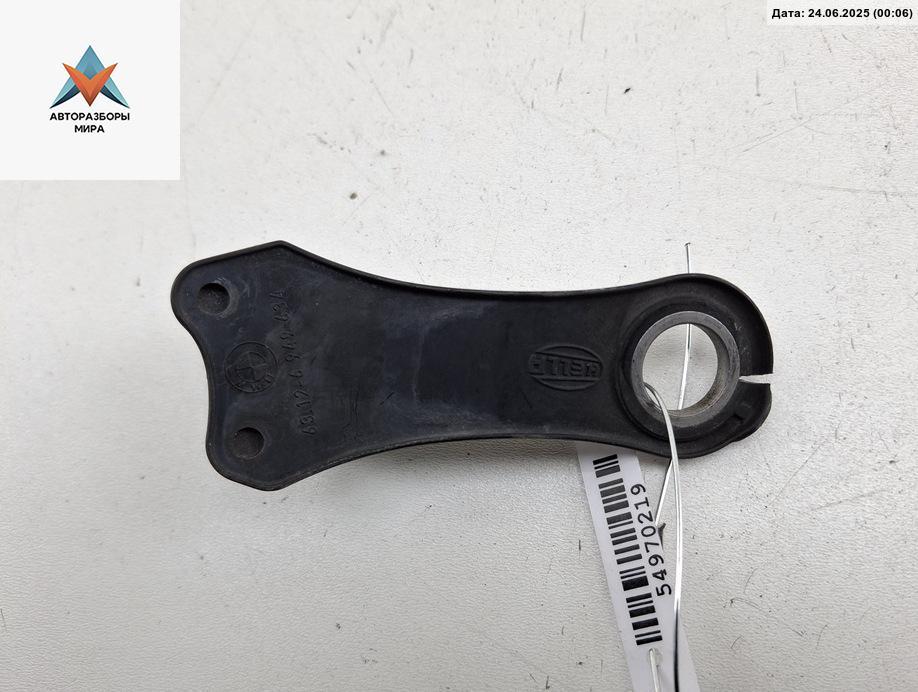 крепление фары правой BMW 5 серия E60/E61 2004, 2.5 л., бензин, МКПП, чёрный, универсал, 16231200 - фото №1