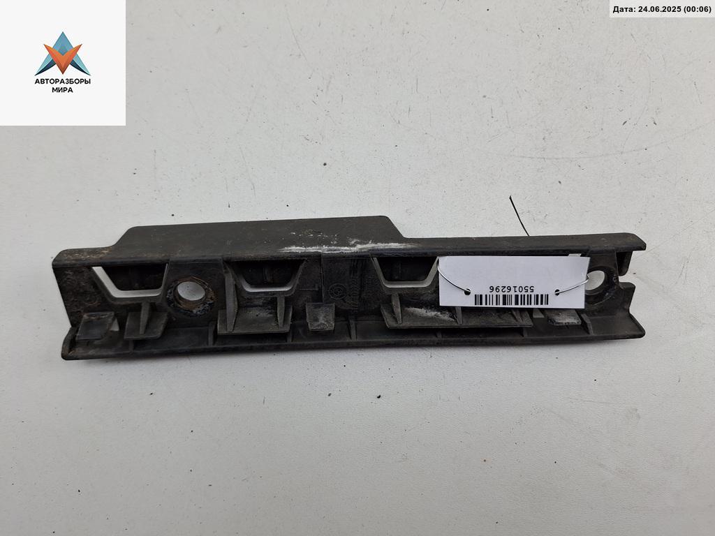 кронштейн переднего бампера BMW 5 серия E60/E61 2004, 2.5 л., бензин, МКПП, чёрный, универсал, 51777066227 - фото №1
