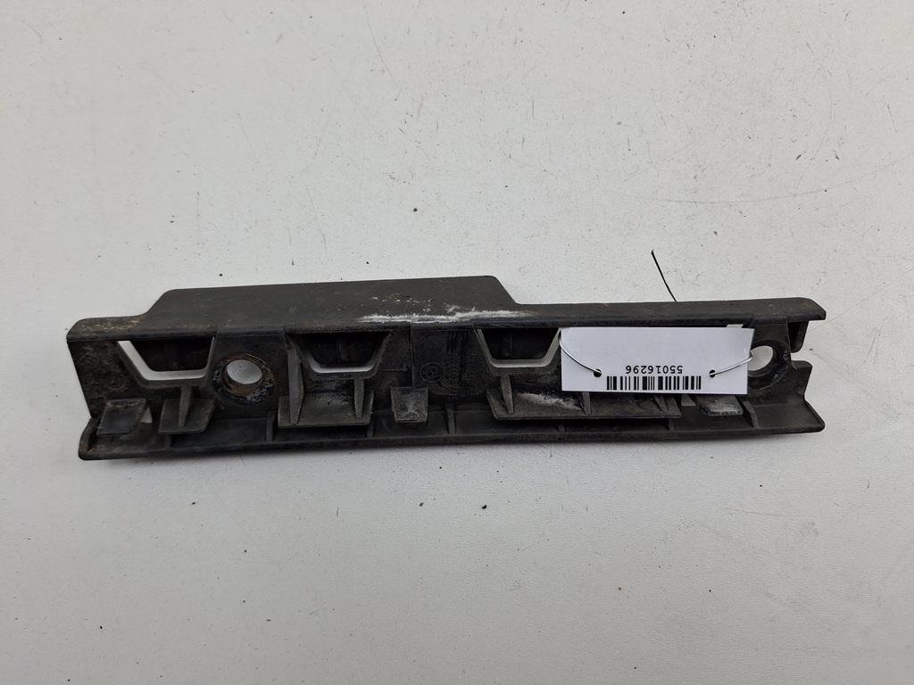 кронштейн переднего бампера BMW 5 E60/E61 2004, 2.5 л., бензин, МКПП, чёрный, универсал, 51777066227