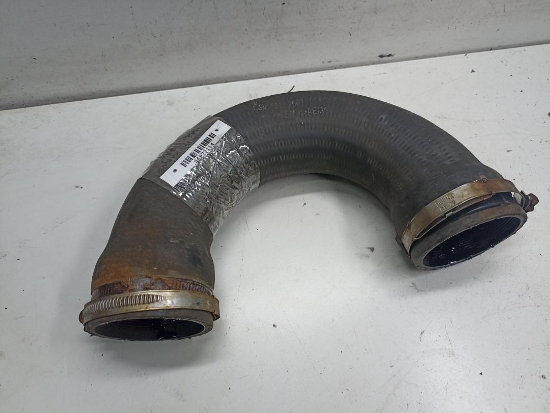патрубок интеркулера Opel Vectra C 2004, 1.9 л., дизель, МКПП, серый, универсал, 55352567
