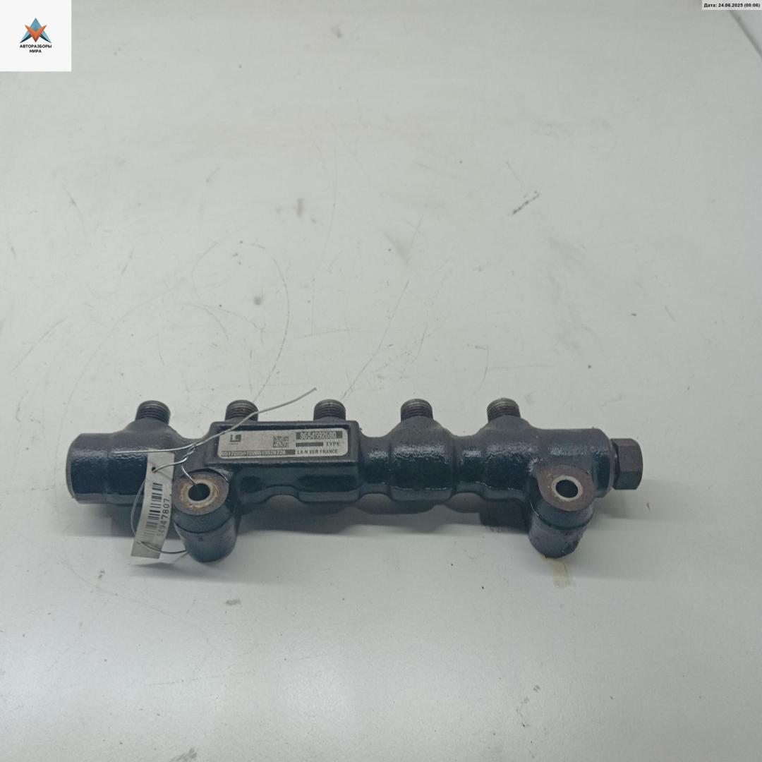 топливная рампа Ford Focus 2 поколение 2005, 1.6 л., дизель, МКПП, серый, хетчбэк 5 дв., 9654592680 - фото №1