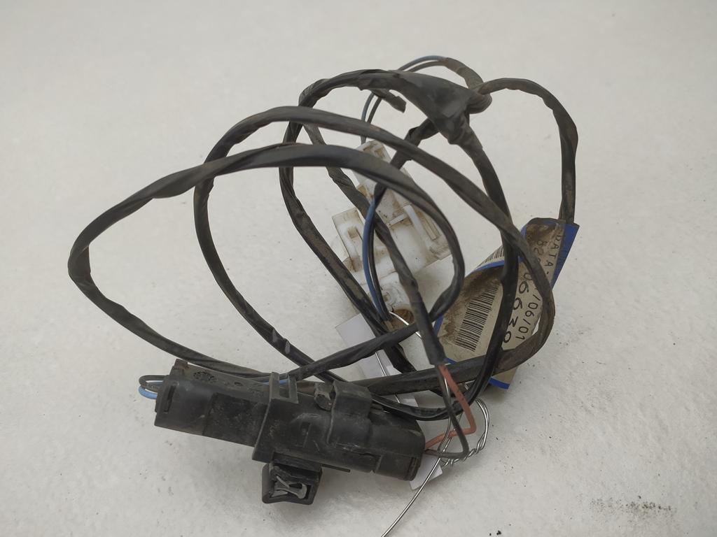 Проводка бампера заднего Renault Laguna II 2001, 1.8 л., бензин, МКПП, синий, хетчбэк 5 дв., 8200066396