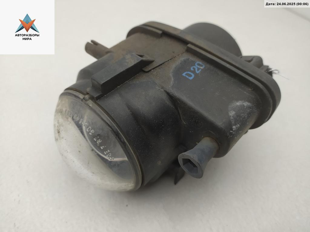 фара противотуманная левая Audi A6 4B/C5 1997, 1.8 л., Ti, бензин, МКПП, чёрный, седан - фото №1