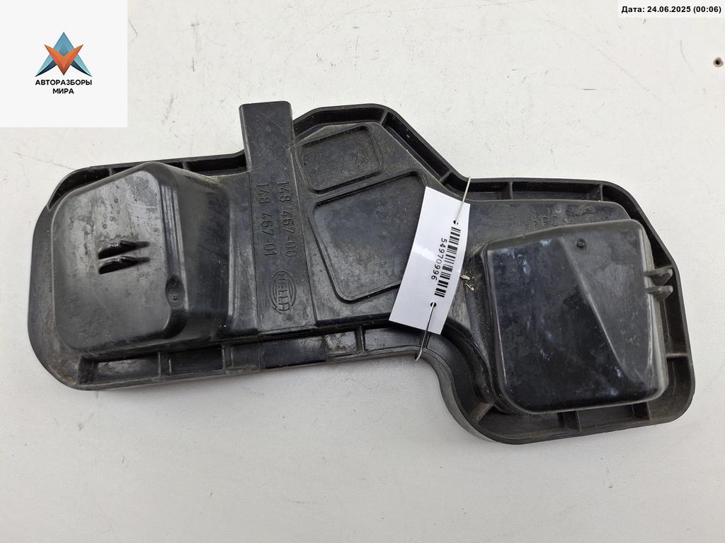 крышка фары Audi A6 4B/C5 1998, 2.4 л., бензин, АКПП, синий, седан, 14846701 - фото №1