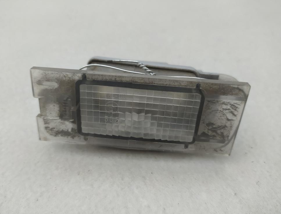 подсветка номера Renault Laguna II 2001, 1.8 л., бензин, МКПП, синий, хетчбэк 5 дв., 7700796163