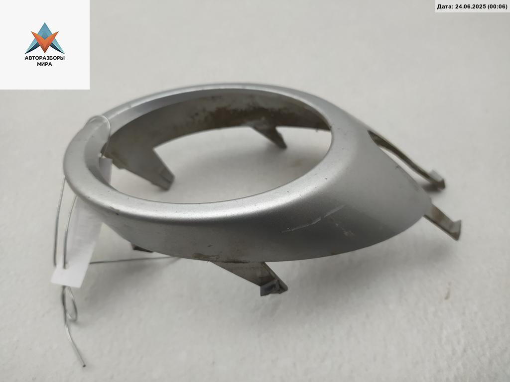 рамка фары противотуманной правой Audi A4 B7 2004, 2.5 л., дизель, АКПП, серый, универсал, 8E0807820 - фото №1