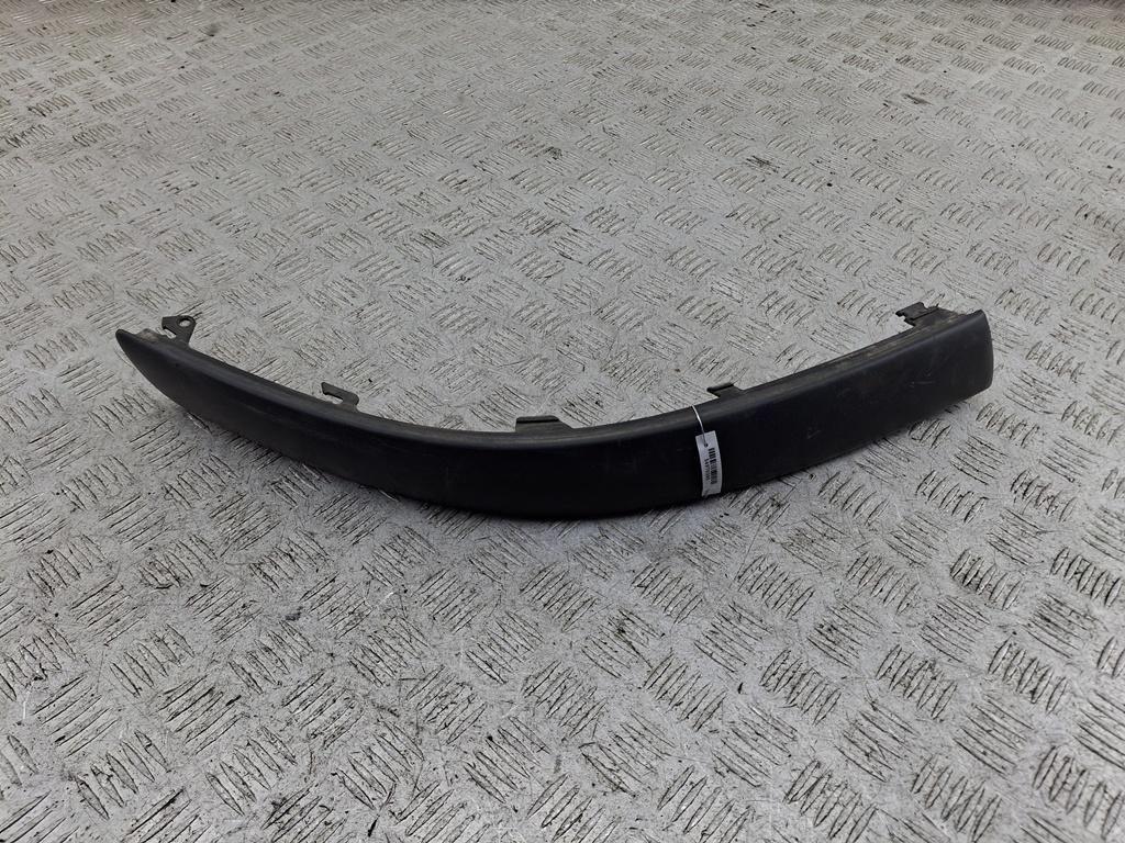 молдинг переднего бампера Volkswagen Passat B5+ (GP) 2004, 1.9 л., дизель, МКПП, чёрный, универсал, 3B0807718D