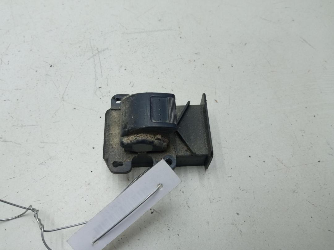 кнопка стеклоподъемника заднего левого Honda Civic 2001, 1.6 л., бензин, МКПП, серый, хетчбэк 5 дв.