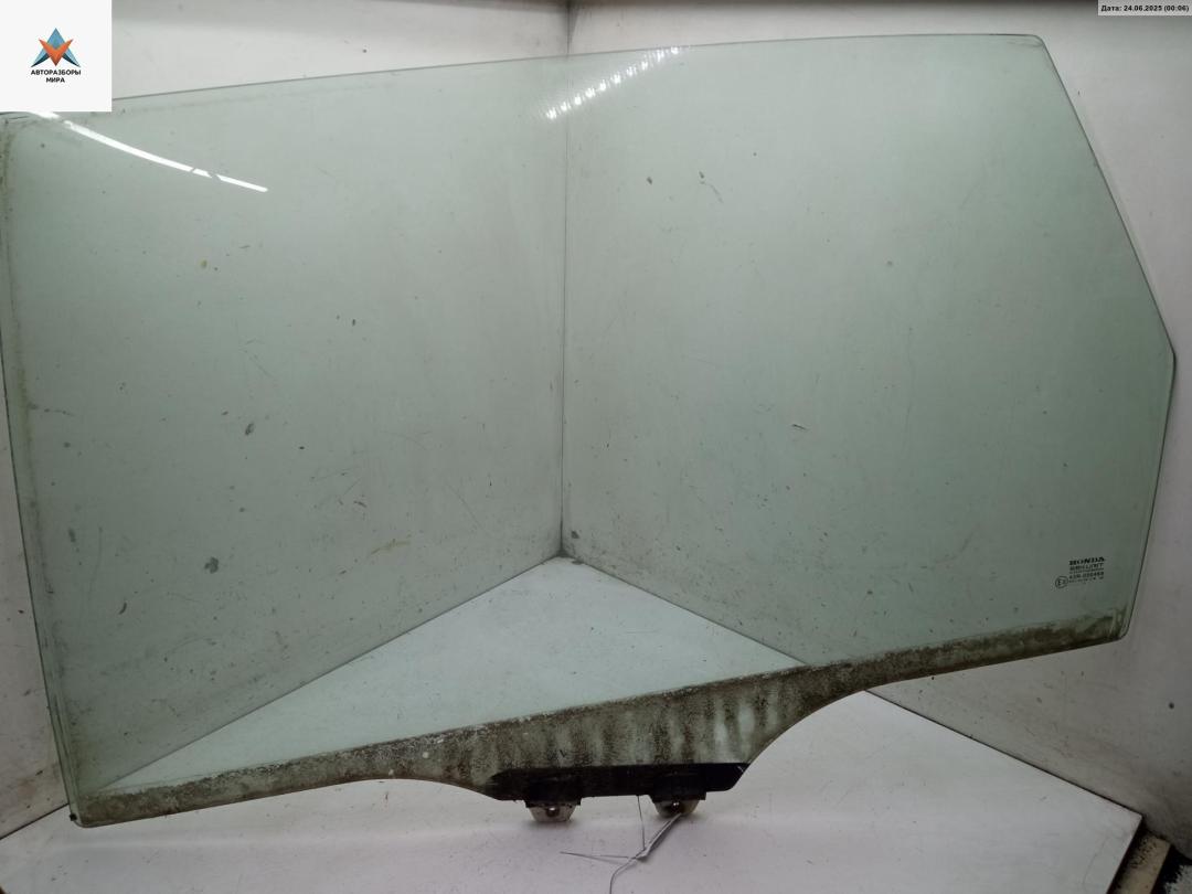 стекло двери задней левой Honda Civic 7 поколение 2001, 1.6 л., бензин, МКПП, серый, хетчбэк 5 дв. - фото №1
