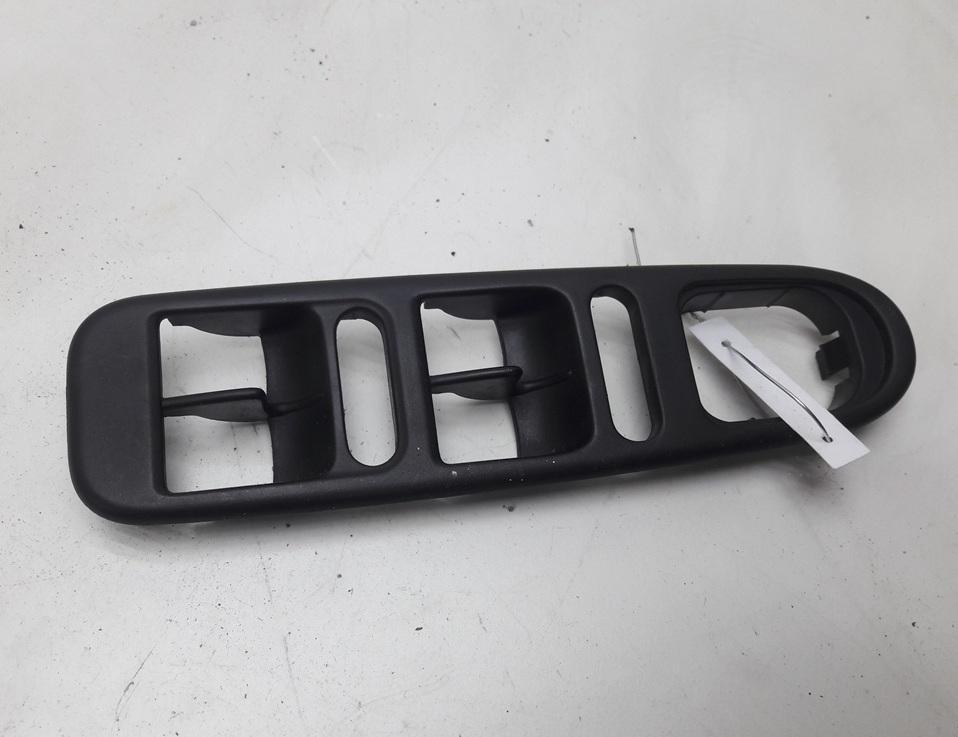 накладка двери (крышки) багажника SEAT Toledo 2 поколение 2002, 1.9 л., дизель, МКПП, зелёный, седан, 1M0867163B - фото №1