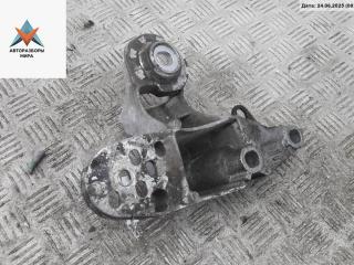 кронштейн (крепление) Volkswagen Passat B5 1997, 1.6 л., бензин, МКПП, белый, универсал, 4B0199351A