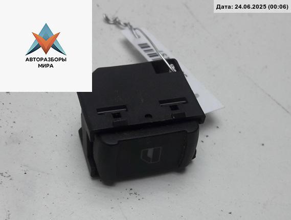 кнопка стеклоподъемника переднего правого Volkswagen Golf 4 поколение 2002, 1.9 л., дизель, МКПП, серый, универсал, 3B0959855B - фото №1