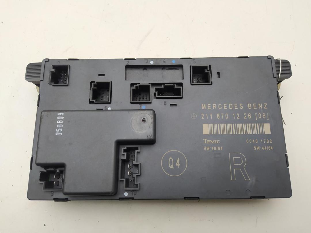 модуль управления двери Mercedes-Benz E-Класс W211/S211 2005, 3.0 л., дизель, АКПП, серый, универсал, 2118701226 - фото №1
