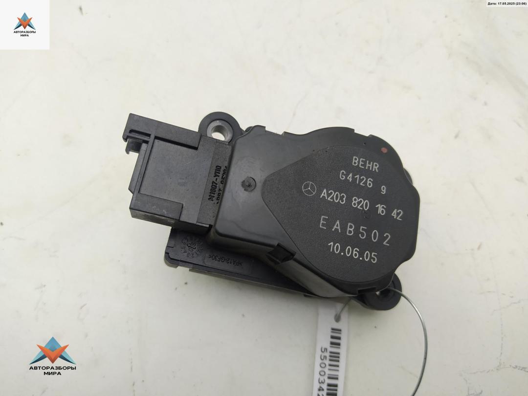 моторчик заслонки печки Mercedes-Benz E-Класс W211/S211 2005, 3.0 л., дизель, АКПП, серый, универсал, 2038201642 - фото №1
