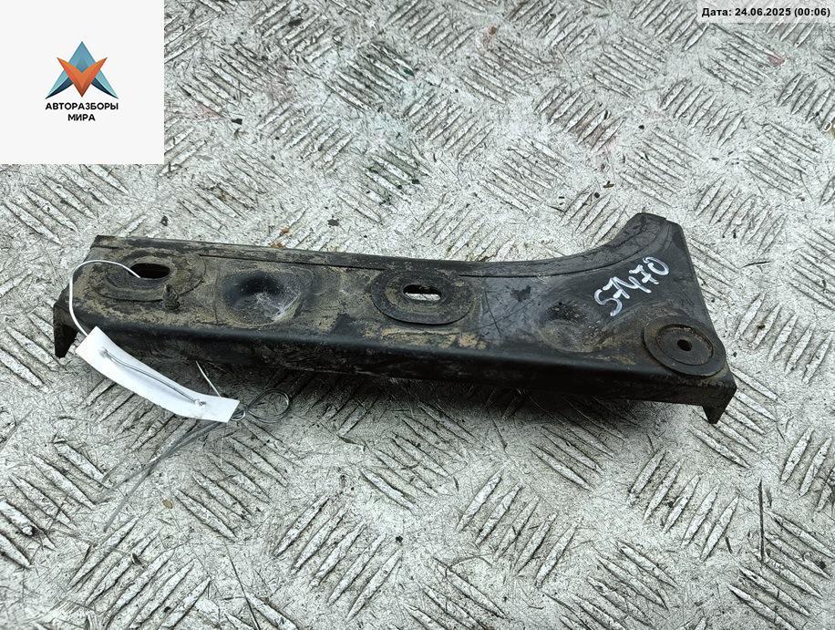 кронштейн переднего бампера Audi A6 4B/C5 1999, 2.4 л., бензин, МКПП, синий, универсал, 4B0807283B - фото №1