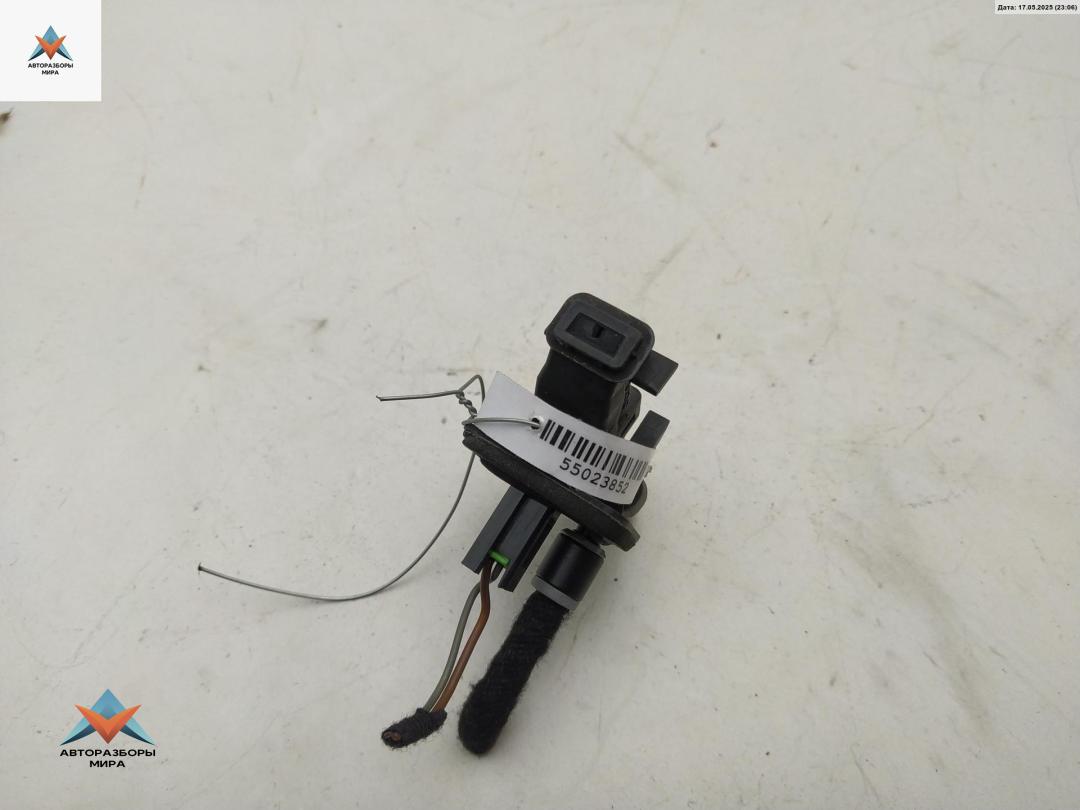 форсунка омывателя лобового стекла Mercedes-Benz E-Класс W211/S211 2003, 1.8 л., бензин, МКПП, чёрный, универсал, 2118600747 - фото №1