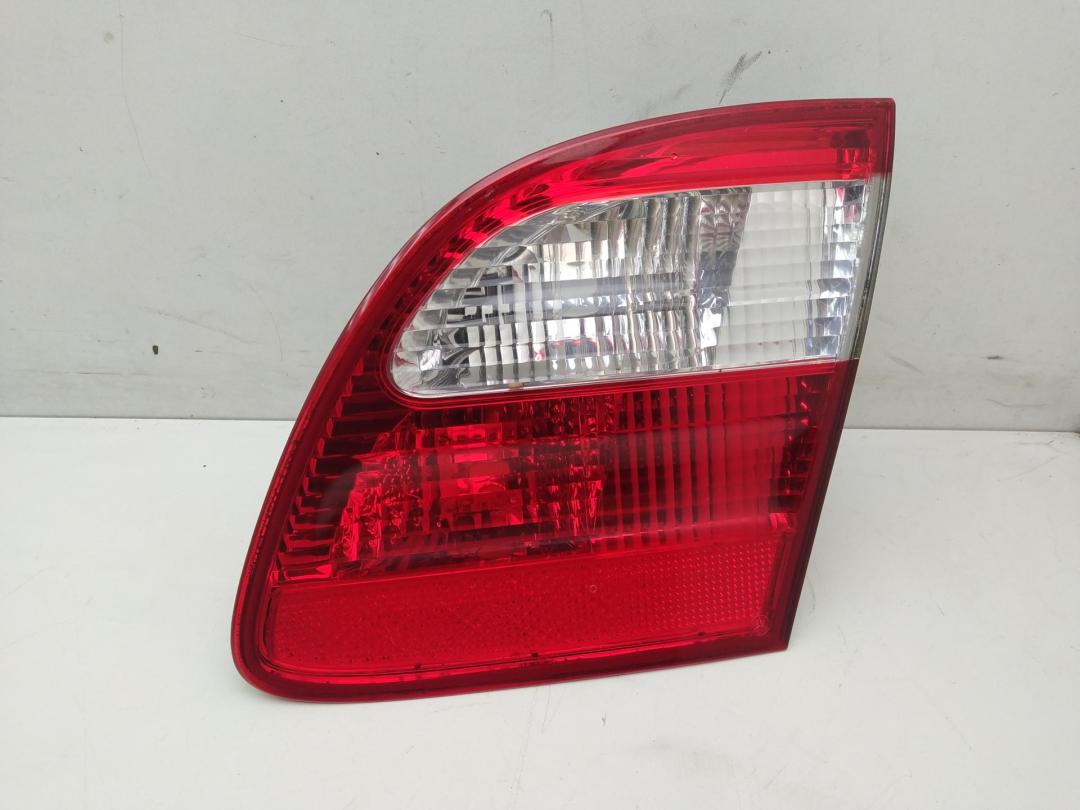 фонарь крышки багажника правый Mercedes-Benz E W211 2003, 1.8 л., бензин, МКПП, чёрный, универсал, 2118201464