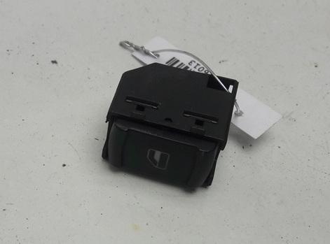 кнопка стеклоподъемника переднего правого Volkswagen Passat B5 1997, 1.8 л., бензин, МКПП, синий, универсал, 3B0959855