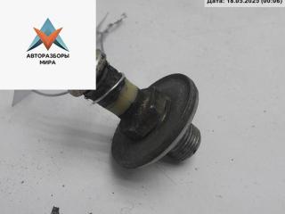 ответная часть (скоба) замка двери Volkswagen Passat B4 1995, 2.0 л., бензин, МКПП, красный, универсал