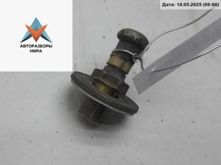 ответная часть (скоба) замка двери Volkswagen Passat B4 1995, 2.0 л., бензин, МКПП, красный, универсал