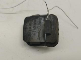 кронштейн радиатора Audi A6 C5 1998, 2.4 л., бензин, АКПП, синий, седан, 8D0121276