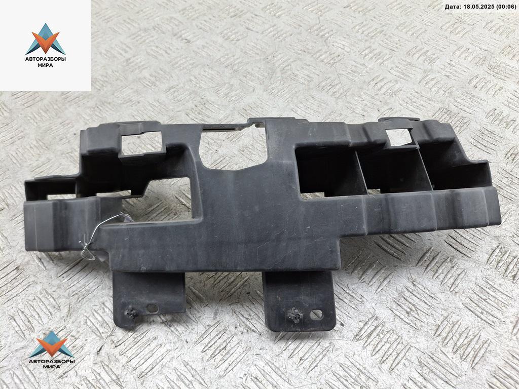 кронштейн переднего бампера Ford C-Max 1 поколение 2004, 1.8 л., бензин, МКПП, серый, минивэн, 3M51-17E856 - фото №1