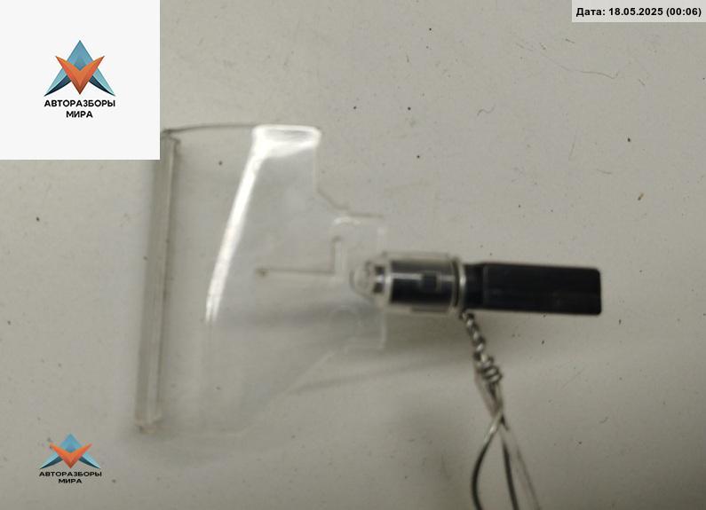 фонарь салона (плафон) Audi A6 4B/C5 1998, 2.4 л., бензин, АКПП, синий, седан, 4B0919063A - фото №1