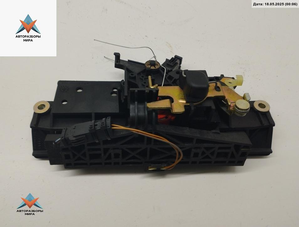 ручка крышки багажника Audi A6 4B/C5 1998, синий, седан, 4B0827565H - фото №1