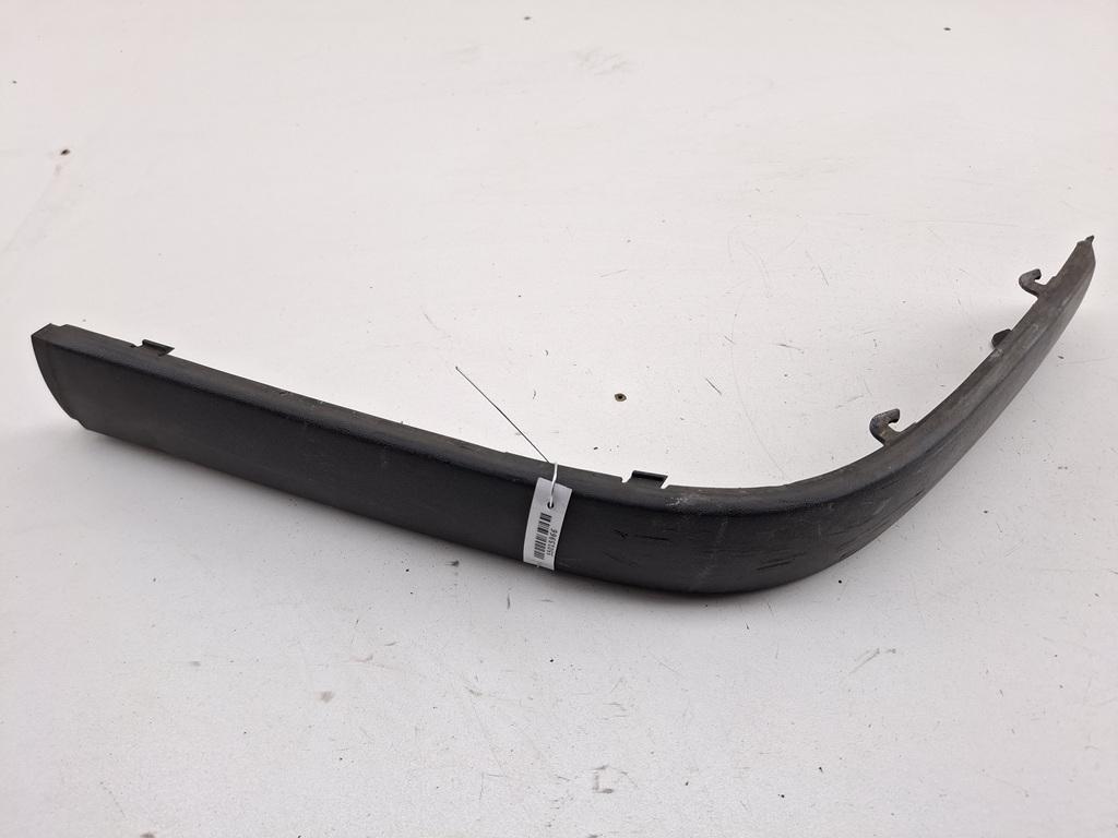 молдинг переднего бампера BMW 3 E36 1995, 1.6 л., бензин, МКПП, красный, седан, 8146318