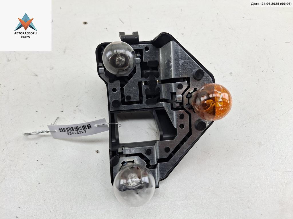 Плата фонаря заднего правого Saab 9-3 1 поколение 2001, 2.0 л., бензин, МКПП, чёрный, хетчбэк 5 дв., 4831103 - фото №1