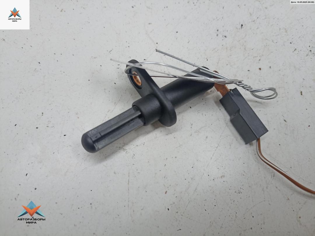 выключатель концевой (концевик) Opel Vectra B 1998, 1.8 л., бензин, МКПП, зелёный, седан - фото №1