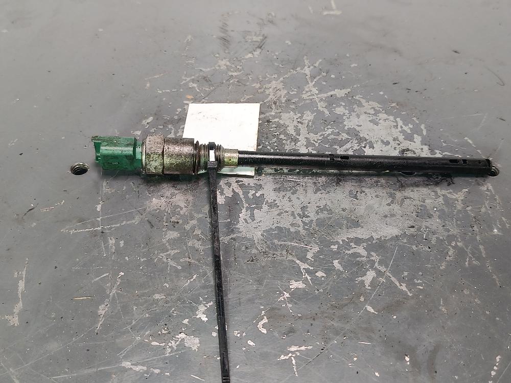 датчик уровня масла Peugeot 207 1 поколение 2008, цвет, 96546136 - фото №1