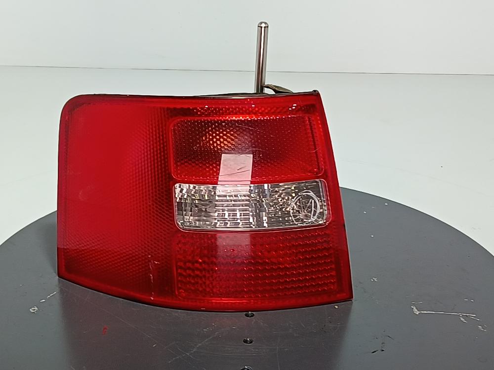 фонарь задний левый Audi A6 4B/C5 1999, цвет, 4B9945095 - фото №1