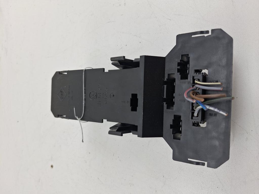 Плата фонаря заднего правого Volkswagen Passat B5 1998, 1.8 л., бензин, МКПП, синий, универсал, 3B9945257 - фото №1