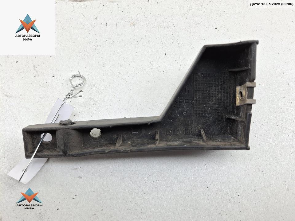 кронштейн (крепление) BMW 3 серия E36 1995, 1.6 л., бензин, МКПП, красный, седан, 1977108 - фото №1