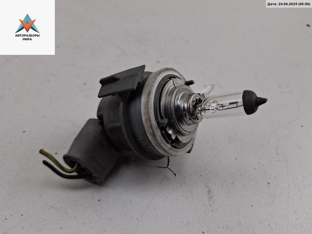 Патрон лампы фары BMW 3 серия E46 1999, 2.0 л., бензин, МКПП, серый, седан, 8380206 - фото №1