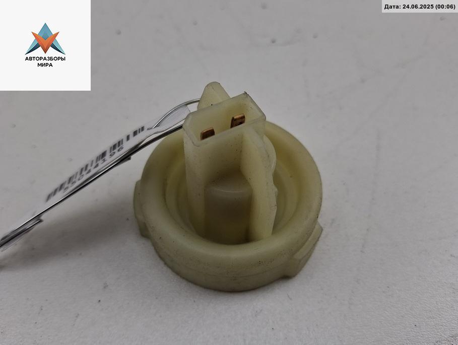 Патрон лампы фары Volkswagen Golf 4 поколение 2001, 1.9 л., дизель, МКПП, синий, универсал, HELLA - фото №1