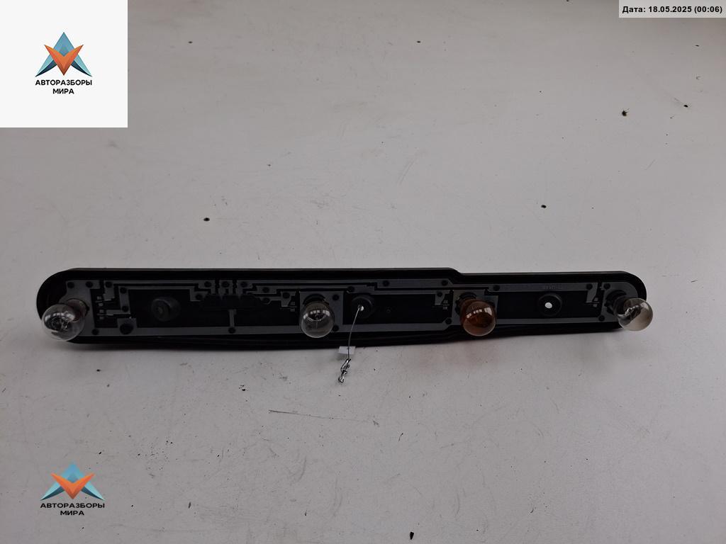 панель заднего левого фонаря Ford C-Max 1 поколение 2004, 1.8 л., бензин, МКПП, серый, минивэн, 3M5113N411AA - фото №1