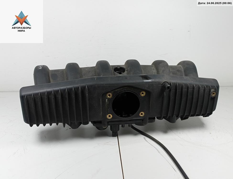 коллектор впускной BMW 5 серия E39 1996, 2.0 л., бензин, седан, 703778 - фото №1