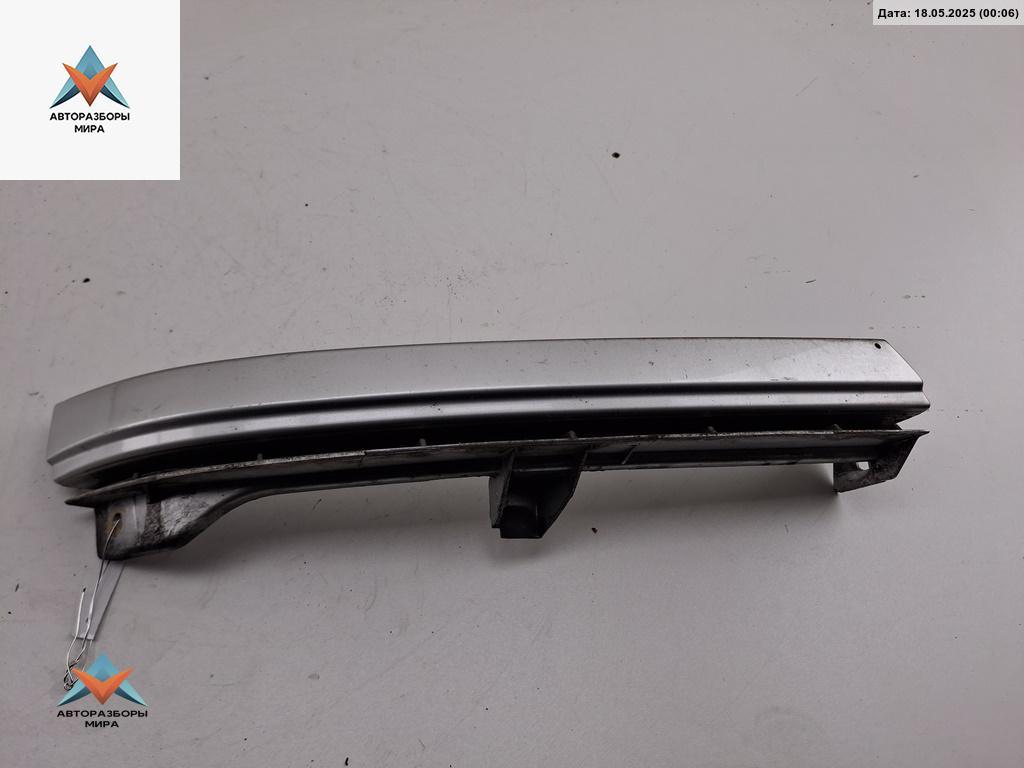 ресничка (ус) правой фары Opel Zafira 1 поколение (A) 2002, 1.6 л., бензин, МКПП, серый, минивэн, 90580652 - фото №1