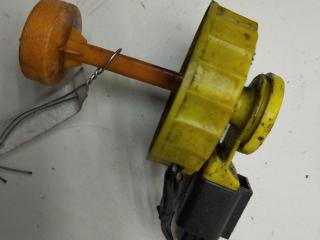 Крышка бачка тормозной жидкости Ford Galaxy 1 поколение 1998, 2.0 л., бензин, МКПП, красный, минивэн, 7M1612100F